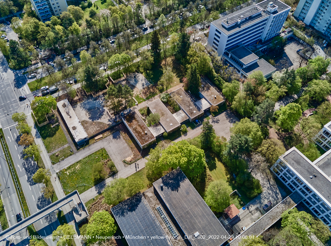 29.04.2022 - Luftbilder von der Baustelle Haus für Kinder in Neuperlach